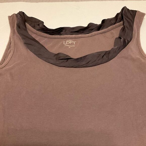LOFT Mauve Cute Ruched Neckline, Medium. 100% Cotton - Picture 7 of 10